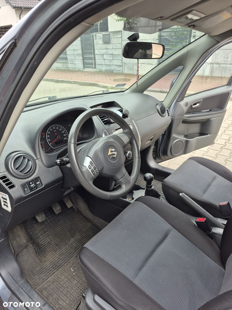 Suzuki SX4 - 8