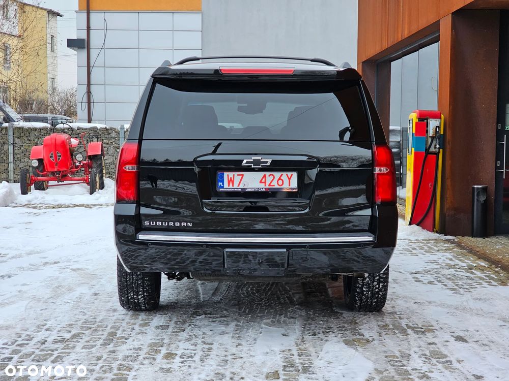 Chevrolet Suburban - 5