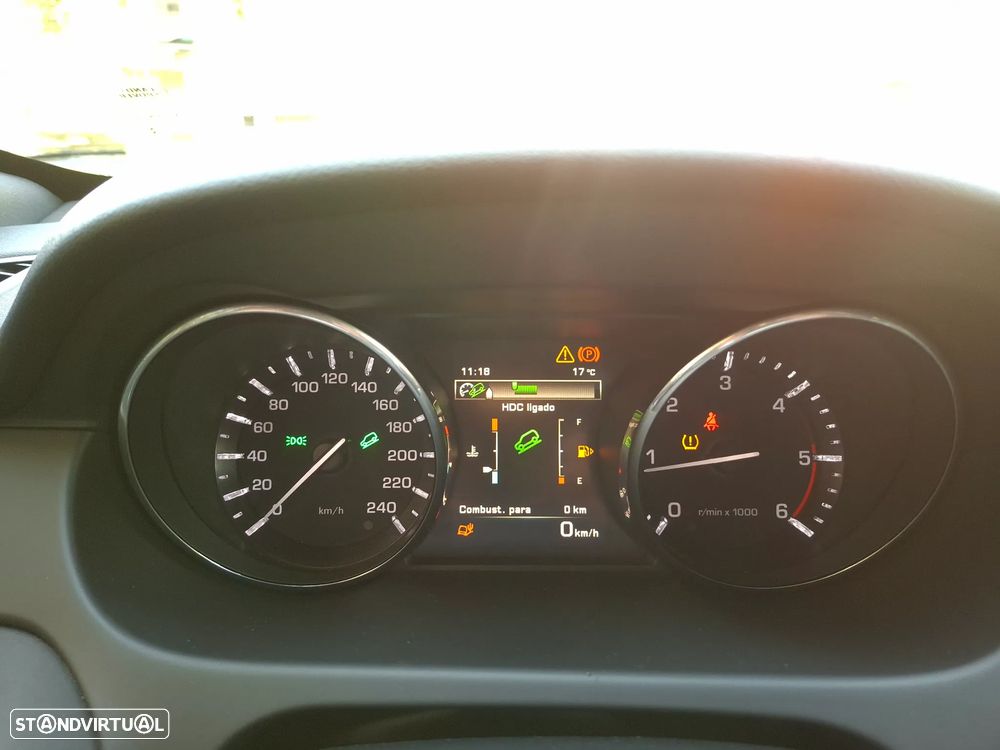Land Rover Discovery Sport TD4 HSE Luxury - 31