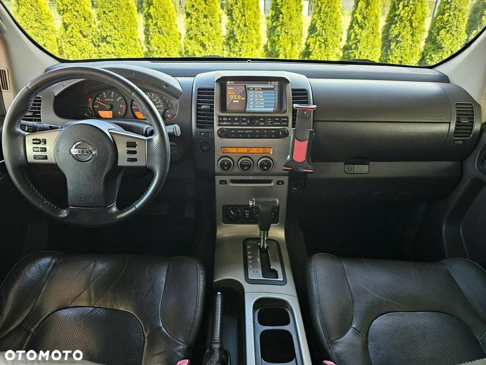 Nissan Navara - 25