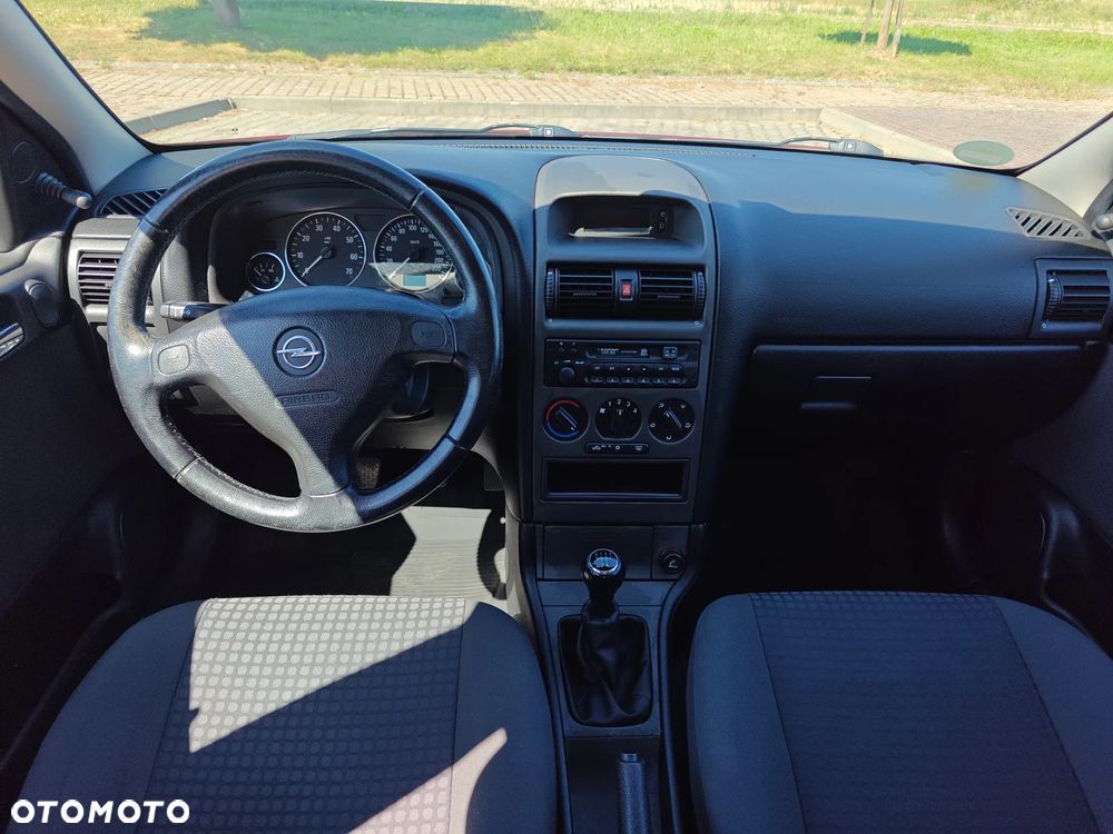 Opel Astra - 16