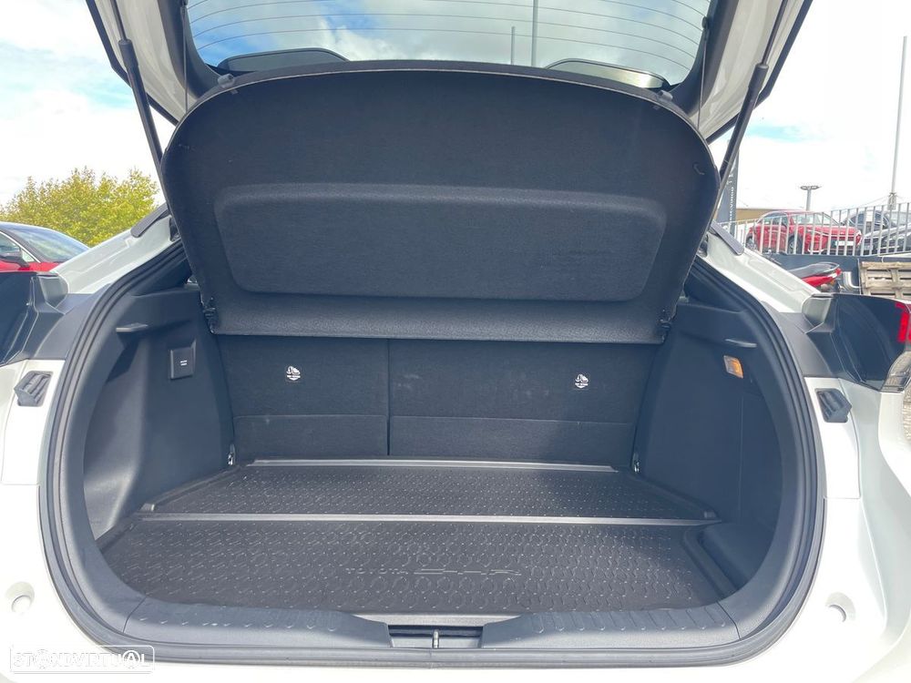 Toyota C-HR - 11
