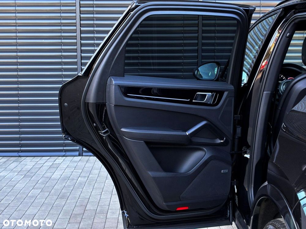 Porsche Cayenne - 29