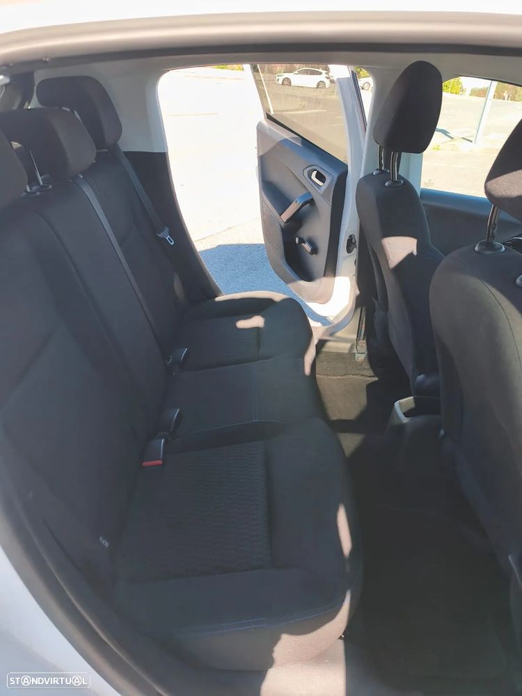 Peugeot 208 1.2 PureTech Signature - 7
