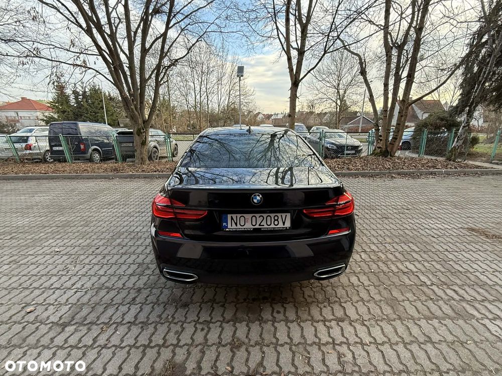 BMW Seria 7 740d xDrive - 11
