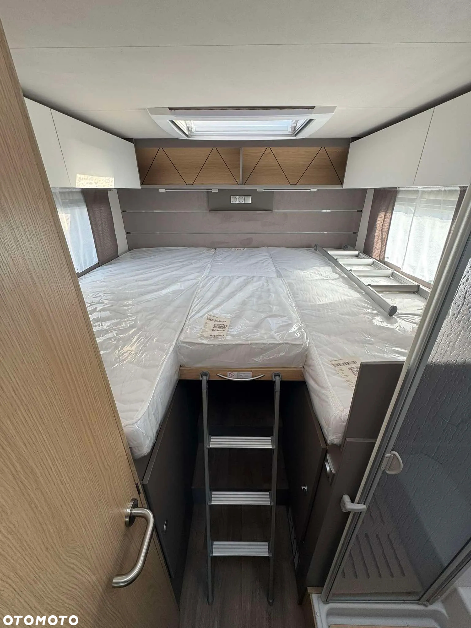LMC Tourer Lift H730G - Kamper o DMC 3500kg dla 5ciu osób! - 28