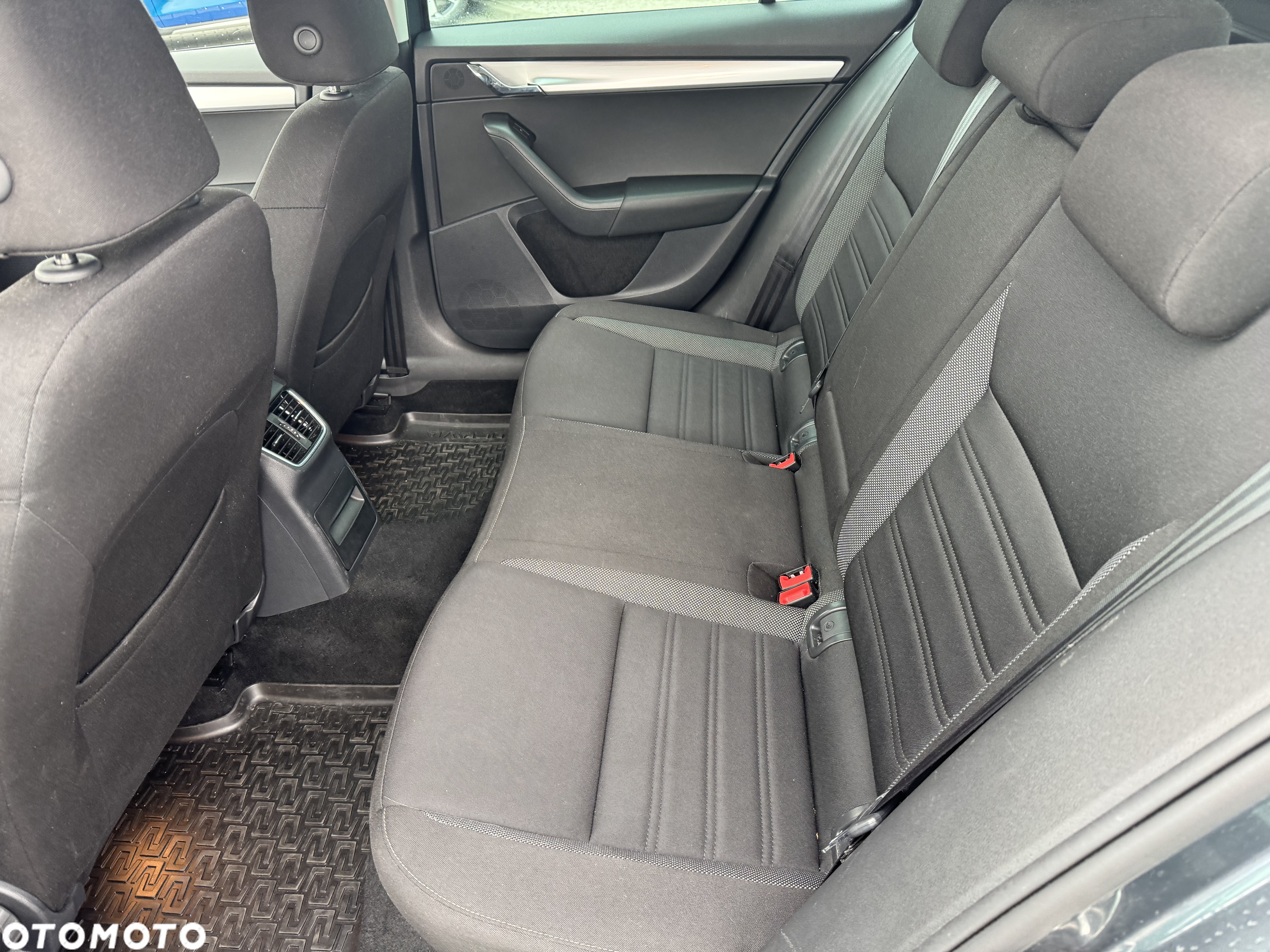 Skoda Octavia 2.0 TSI Ambition DSG - 12