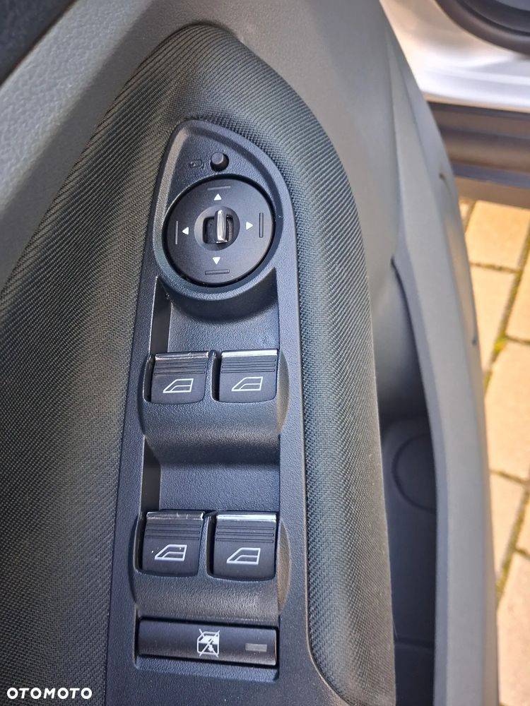 Ford C-MAX 1.6 Ti-VCT Champions Edition - 13