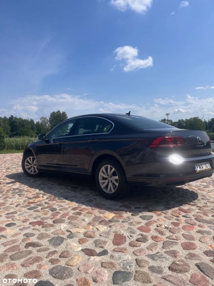 Volkswagen Passat 2.0 TDI SCR DSG Comfortline - 8