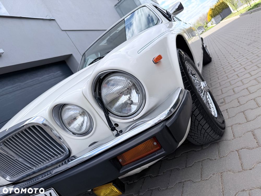 Jaguar XJ - 21