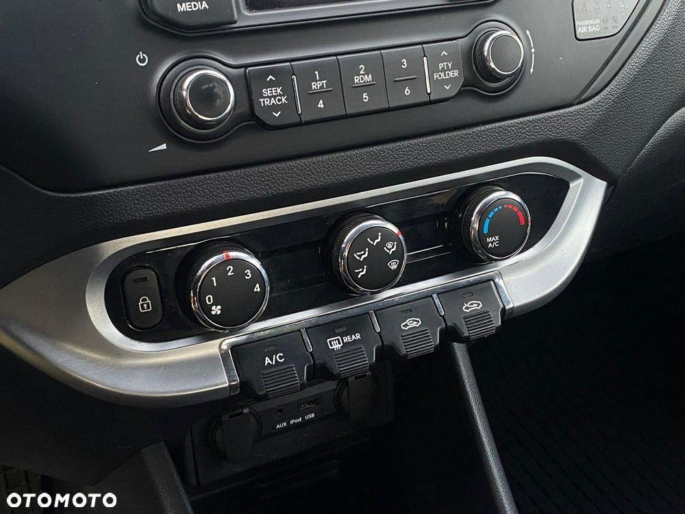 Kia Rio - 21