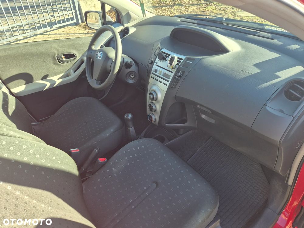 Toyota Yaris - 4
