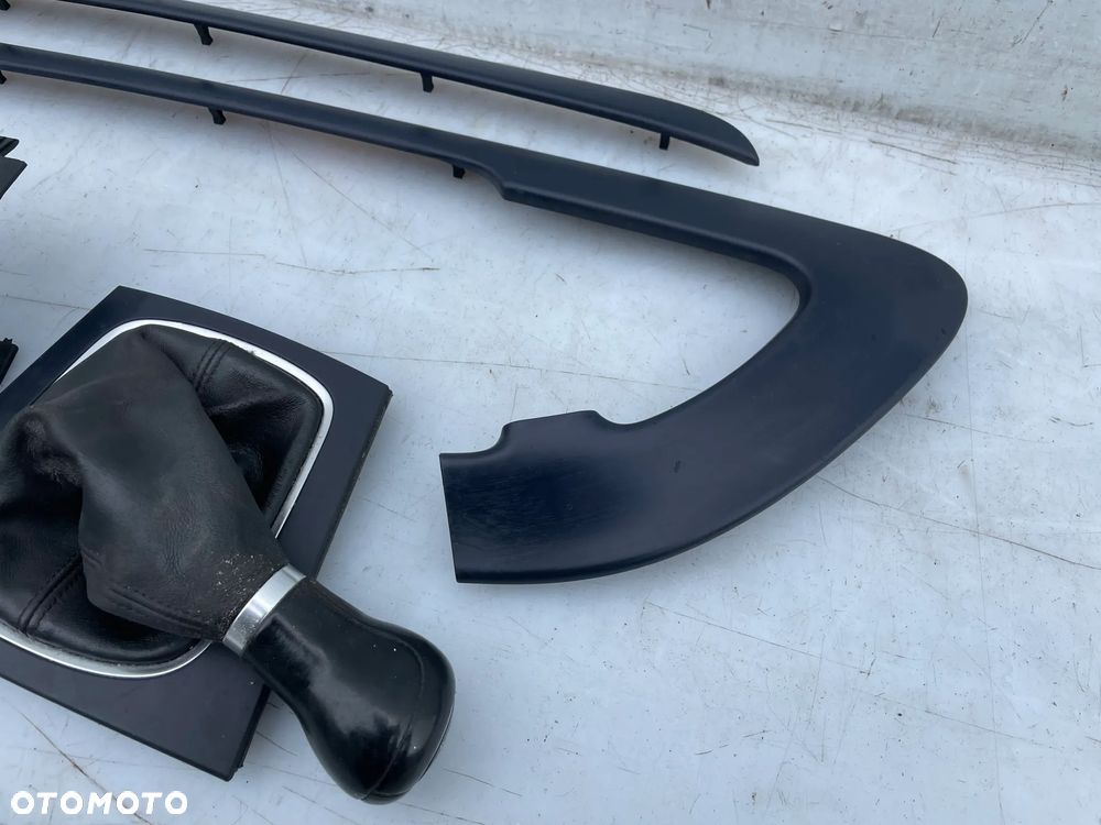 DEKORY POPIELNICZKA LISTWY MIESZEK AUDI A3 8P 3D GRANATOWE NIEBIESKI - 2