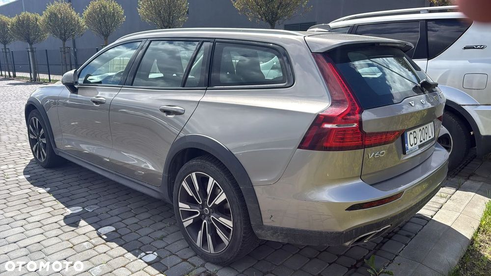 Volvo V60 Cross Country B5 B AWD - 3