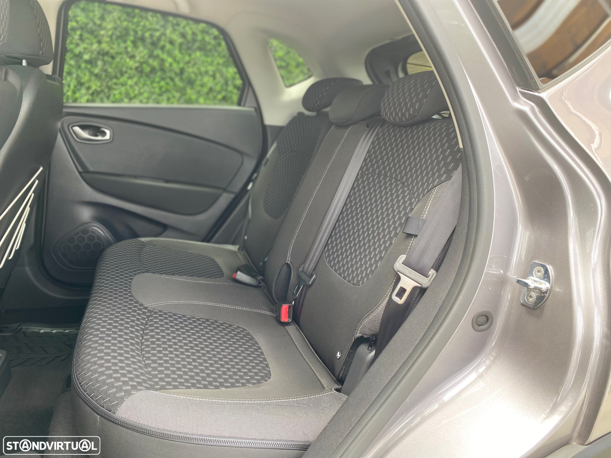 Renault Captur 1.0 TCe Exclusive - 22