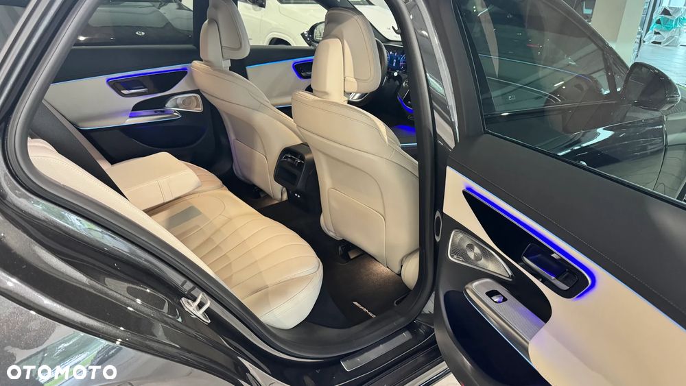 Mercedes-Benz Klasa E 220 d mHEV 4-Matic AMG 9G-Tronic - 29