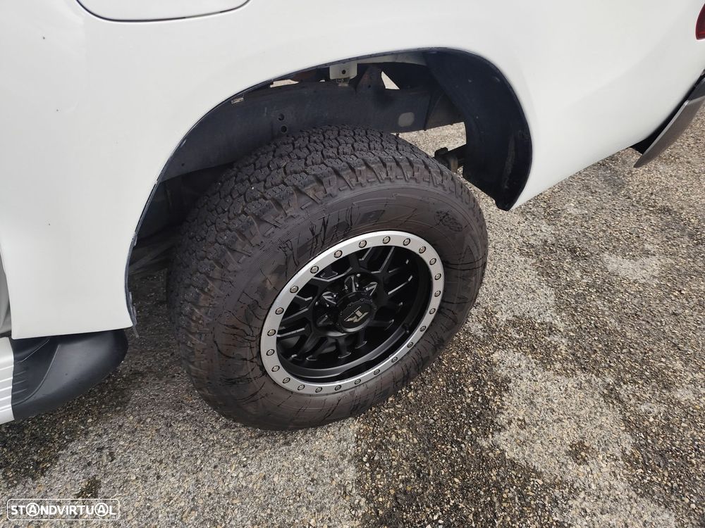 Toyota Hilux 2.4 D-4D 4WD CD Tracker - 9