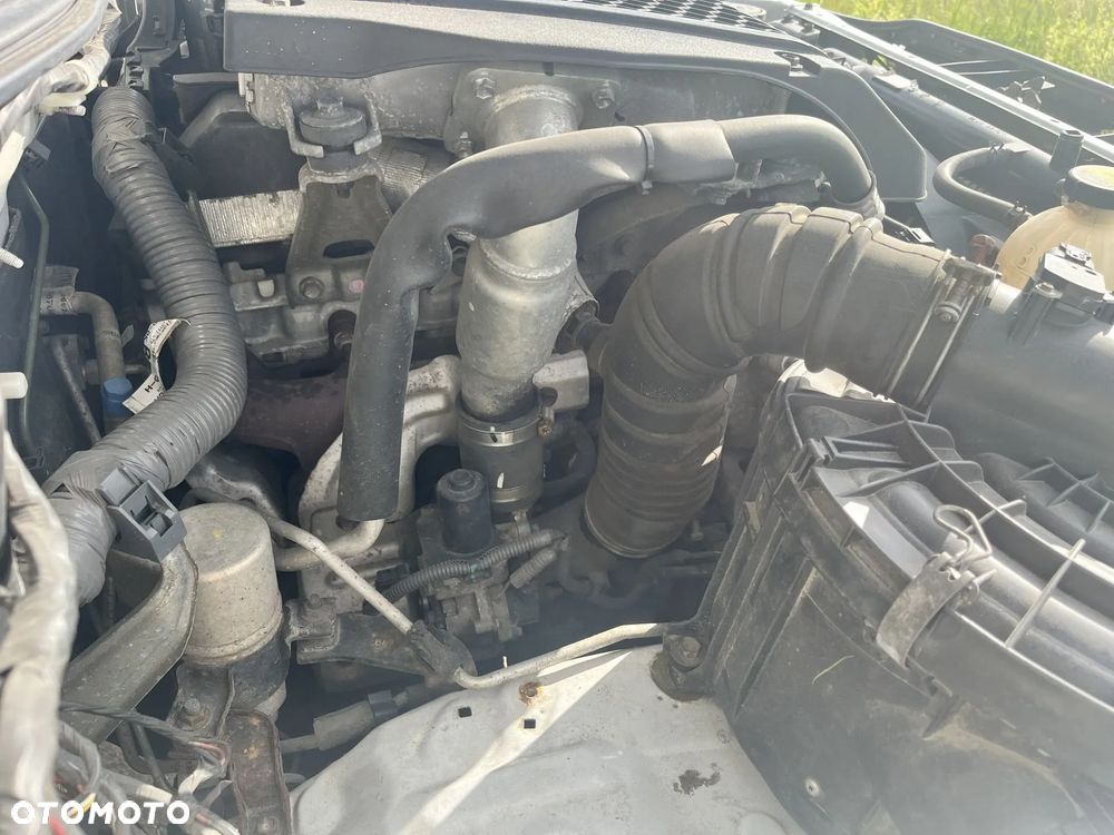 Toyota Hilux 2.5 D-4D DLX - 20