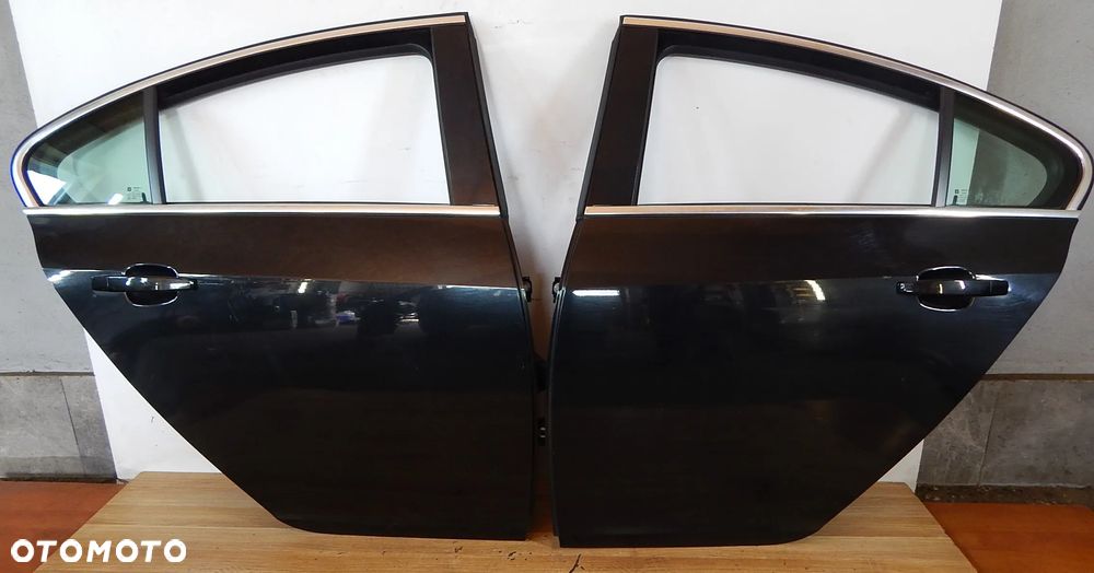 Drzwi tył Opel Insignia A 08-17 Lift Z22C czarne Łuków części - 1