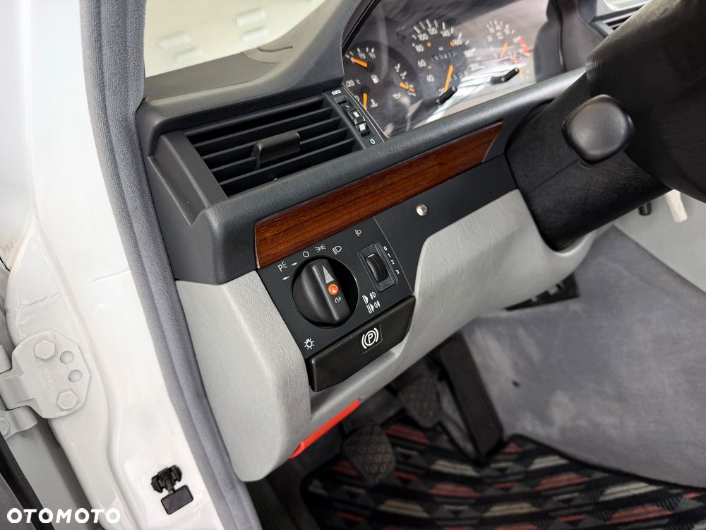 Mercedes-Benz W124 (1984-1993) - 25