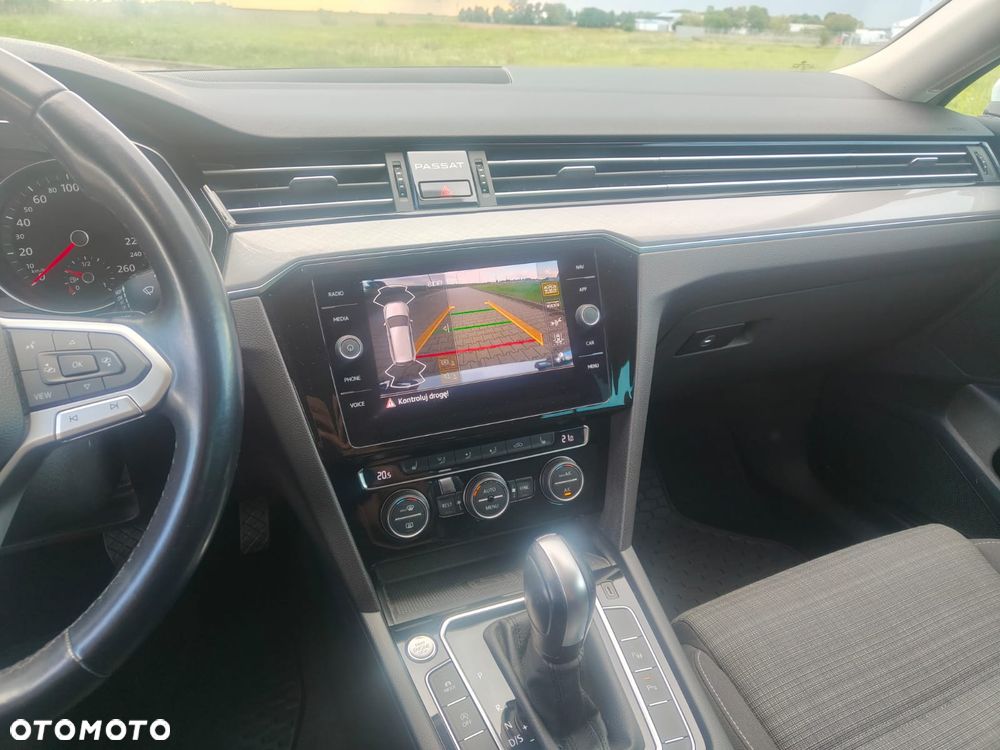 Volkswagen Passat 2.0 TDI SCR DSG Elegance - 24