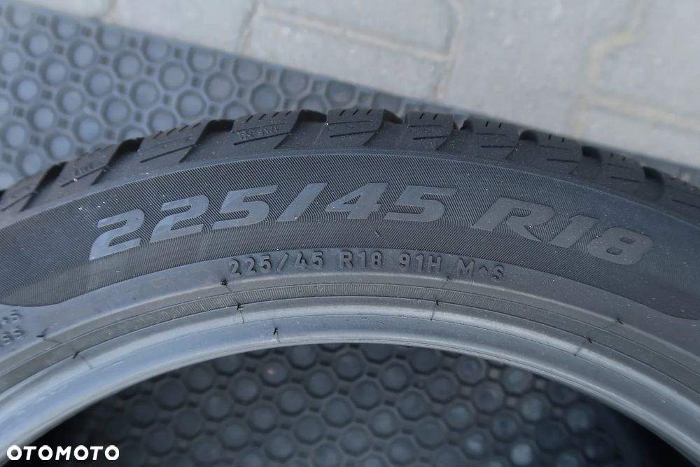 Pirelli Sottozero 3 225/45r18 - 6