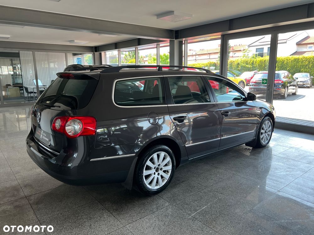 Volkswagen Passat 2.0 TDI Comfortline - 14