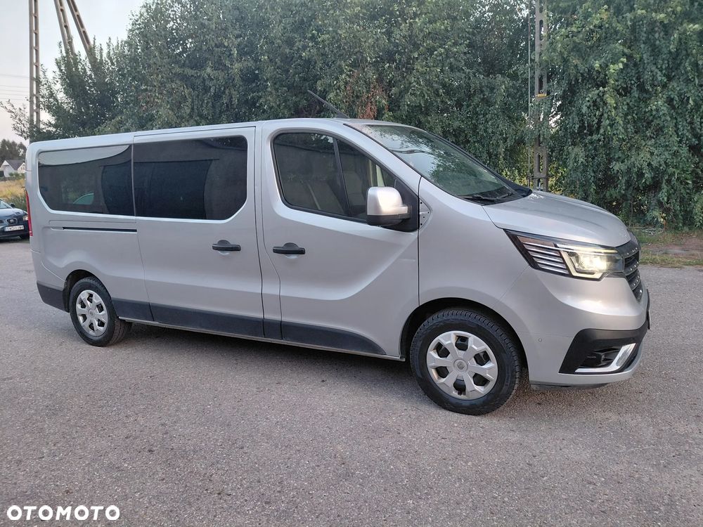 Renault Trafic 2.0 dCi - 11