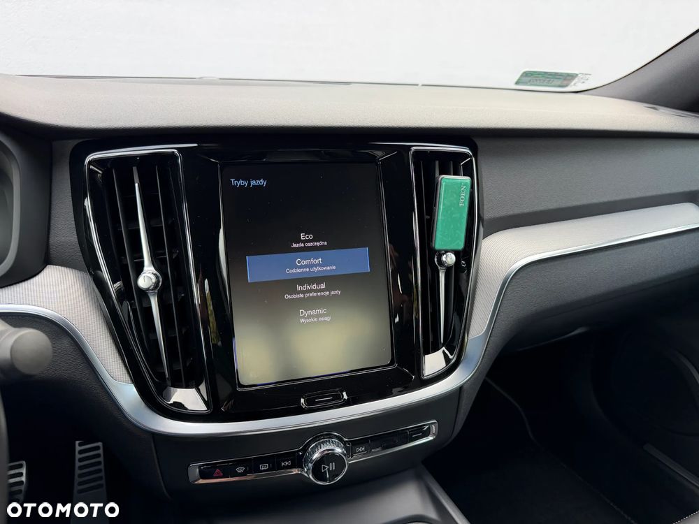 Volvo S60 B4 B R-Design - 15