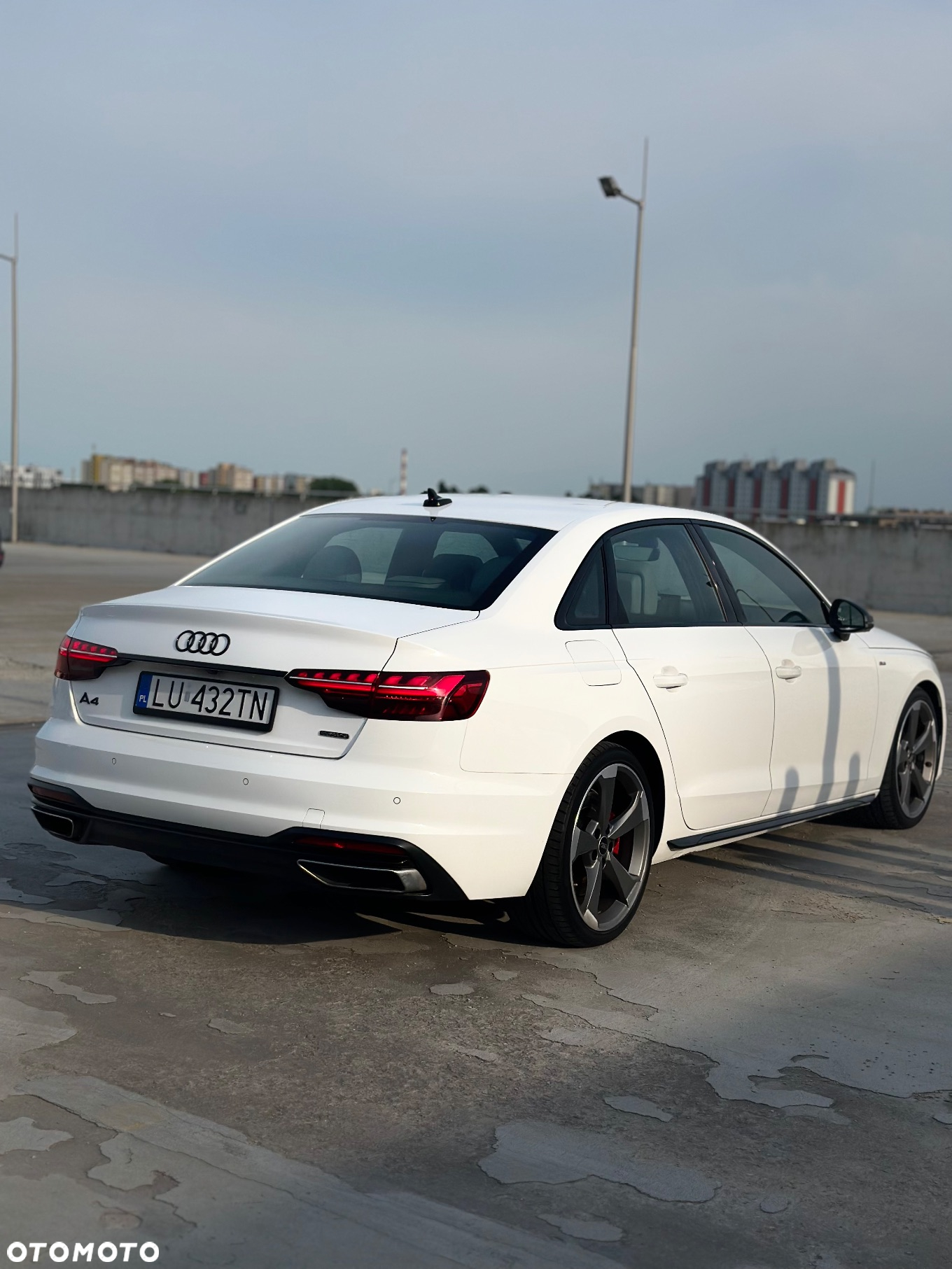 Audi A4 Avant 45 TFSI quattro S tronic S line - 4