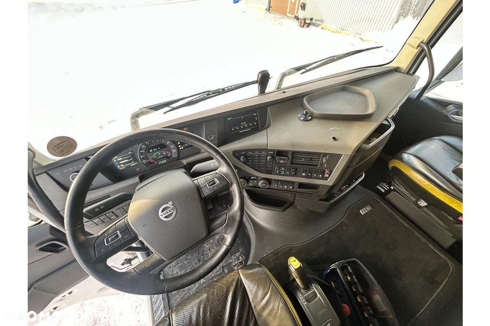 Volvo FH550 8X2 EURO6 + FASSI F660 + JIB - 24
