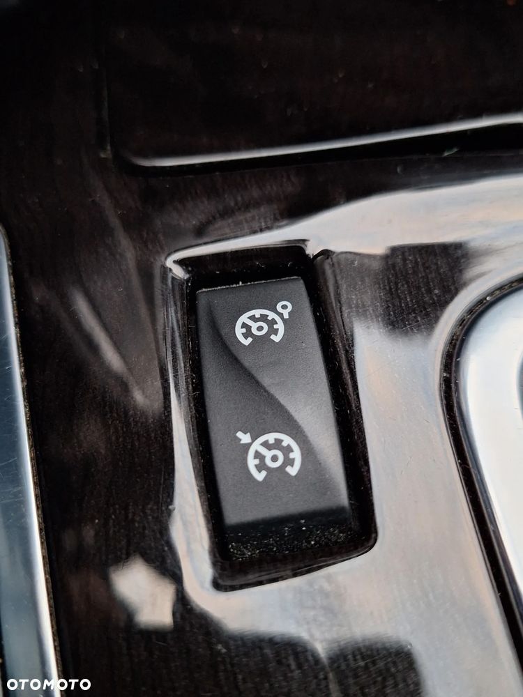 Renault Latitude 2.0 Privilege Etanol - 24