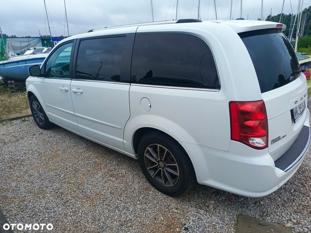 Dodge Grand Caravan - 10