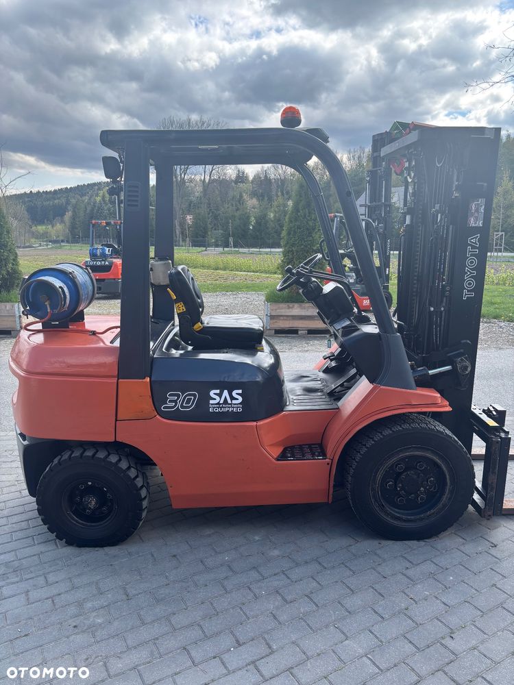 Toyota 7FGF30  I właściciel 3t Tony LPG triplex 33 700 NETTO Solidny sprzęt  2002r - 6