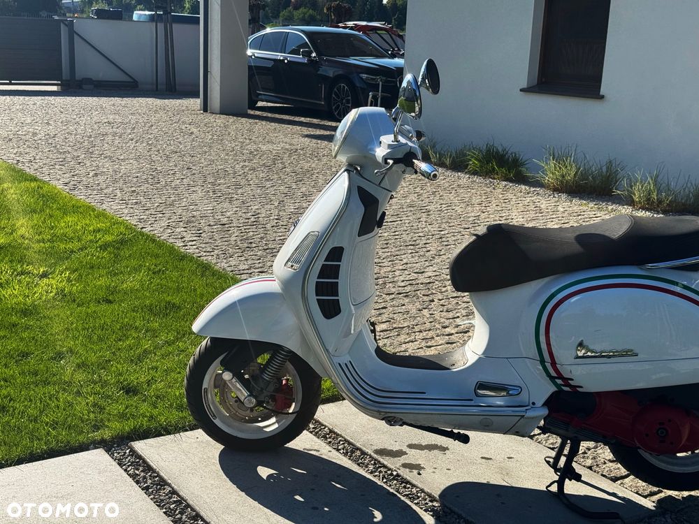 Vespa GTS - 19