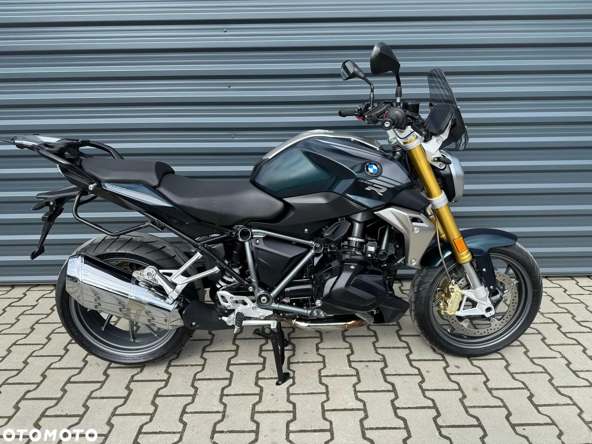 BMW R - 1
