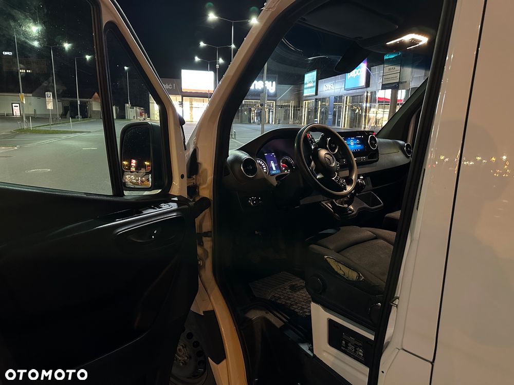 Mercedes-Benz Sprinter - 17
