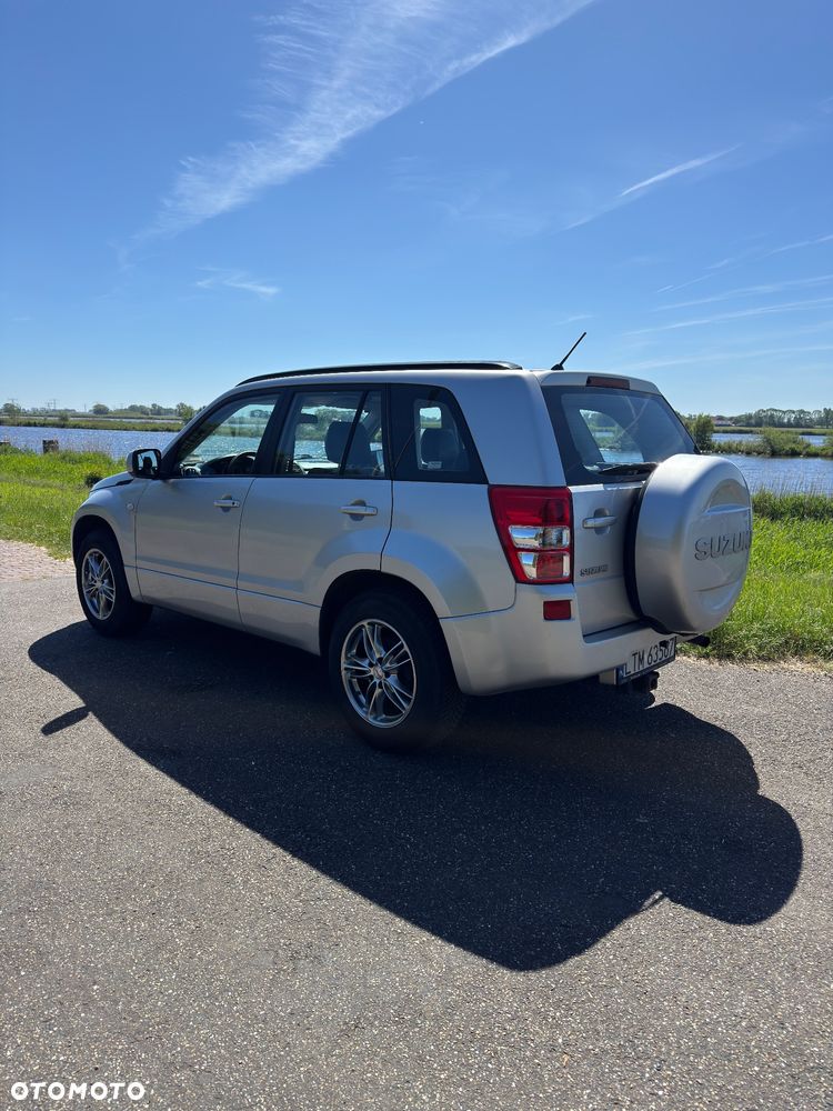 Suzuki Grand Vitara 2.0 Comfort - 4