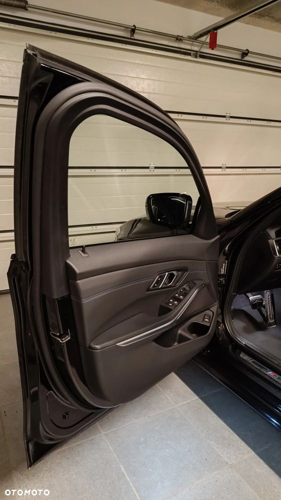 BMW Seria 3 318i M Sport - 14