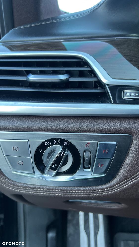 BMW Seria 7 750d xDrive - 13