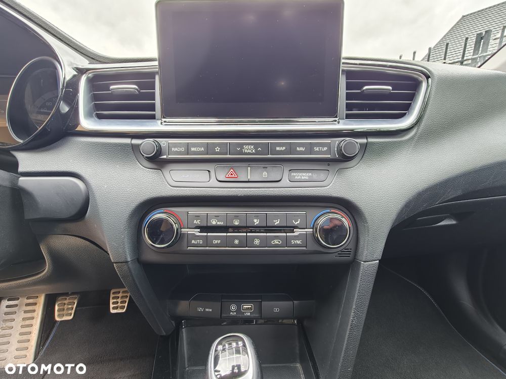 Kia Ceed 1.4 T-GDI L Business Line - 23