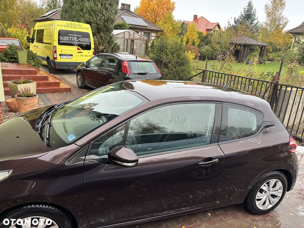 Peugeot 208 2013 photo 3