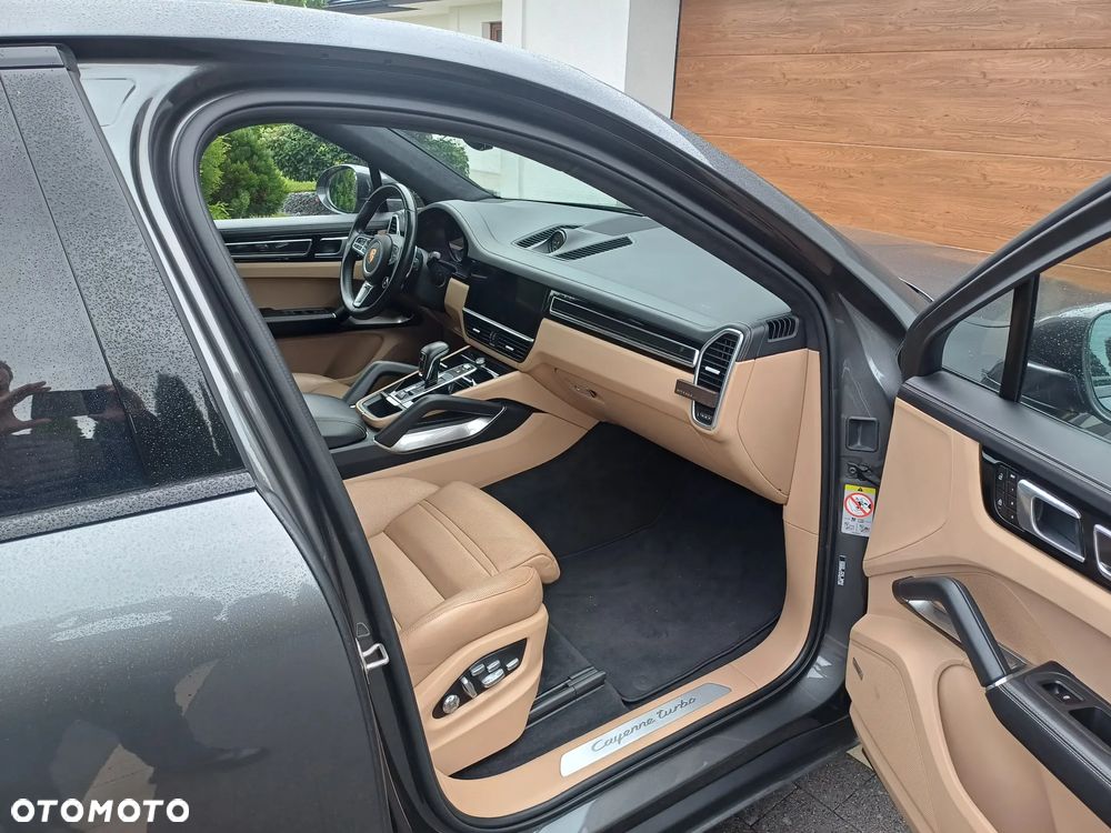 Porsche Cayenne Turbo Tiptronic S - 23