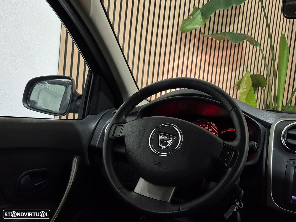 Dacia Sandero 0.9 TCe Stepway - 11