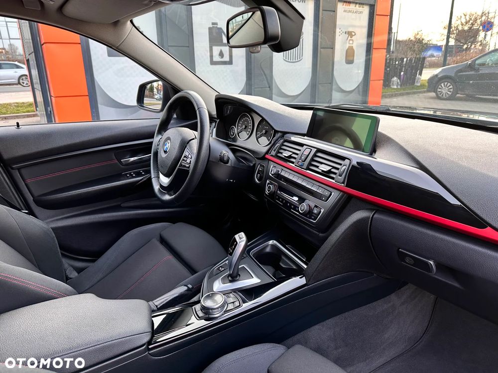 BMW Seria 3 320d Sport Line - 10