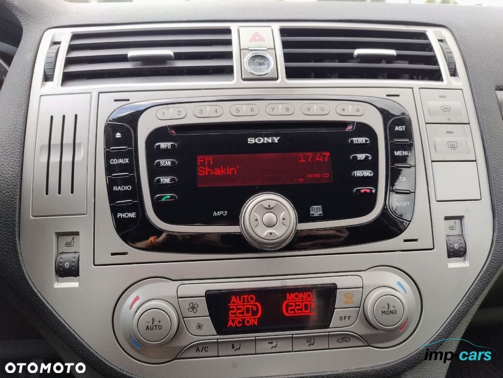 Ford Kuga - 12