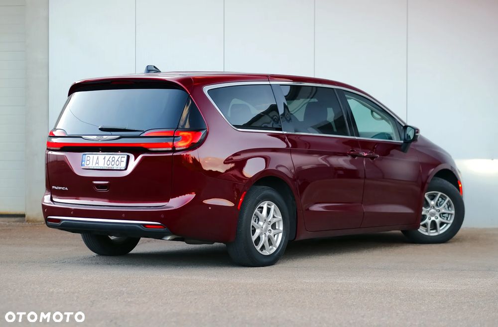 Chrysler Pacifica - 8