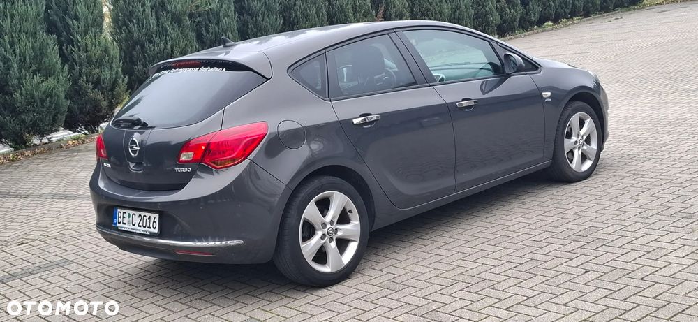 Opel Astra 1.4 Turbo Design Edition - 4