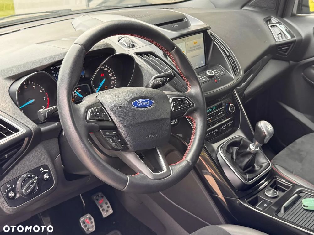 Ford Kuga 1.5 EcoBoost 2x4 ST-Line - 31