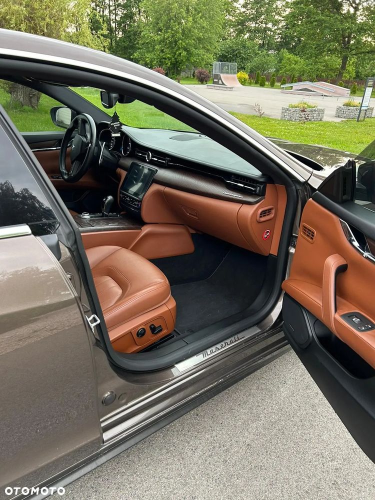 Maserati Quattroporte - 11